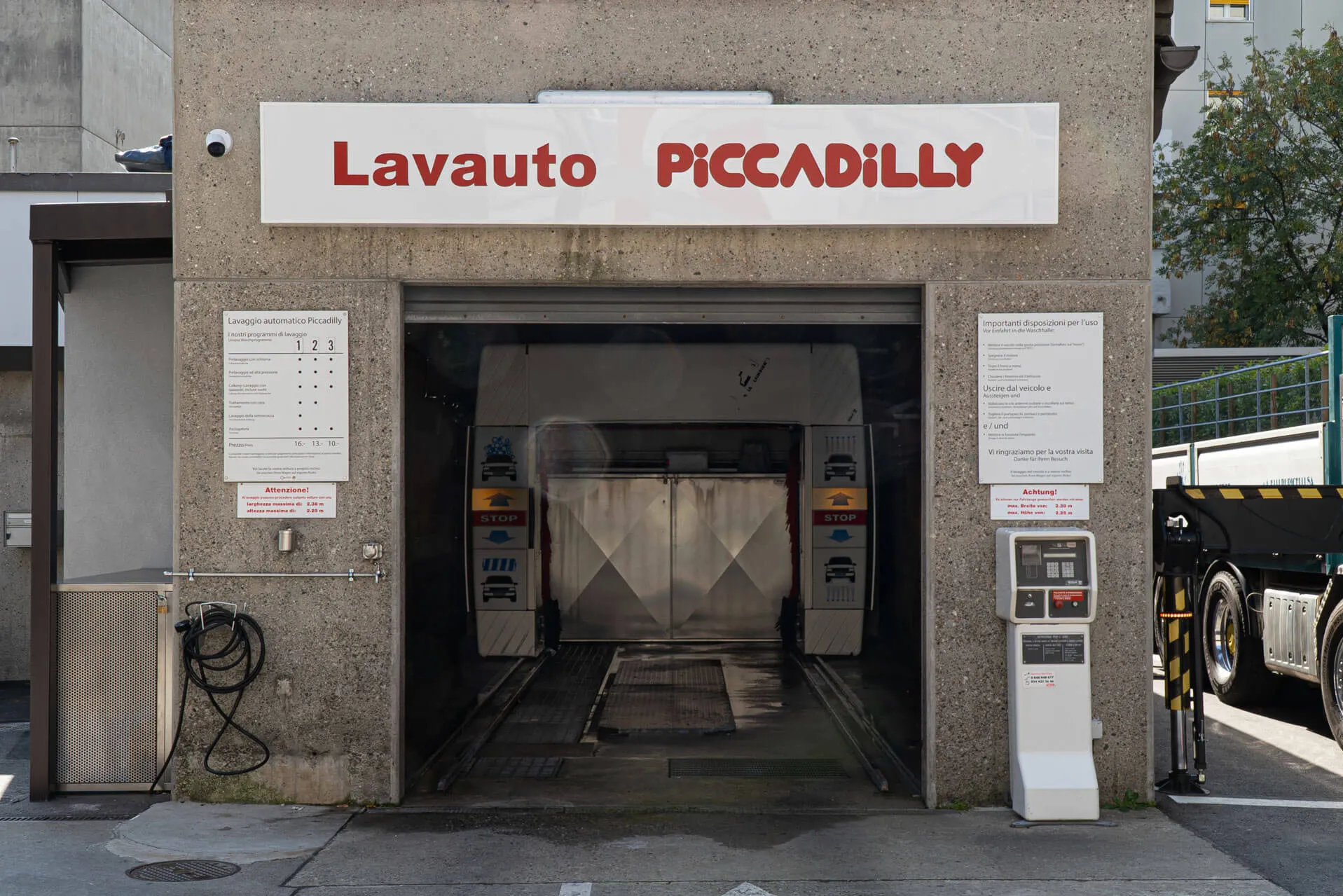 Piccadilly Lugano Autolavaggio